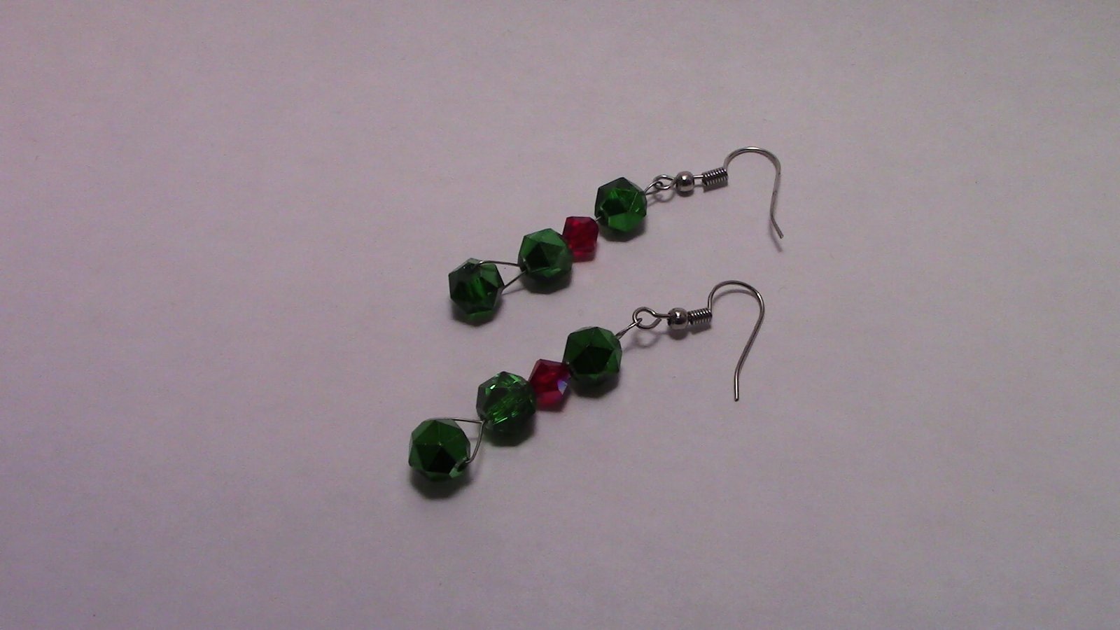 Sparkly Red and Green Christmas Earrings - Image 2